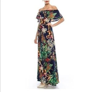 Beautiful Off the shoulder maxi dress